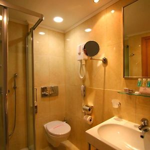 Double or Twin Room Side Sea View